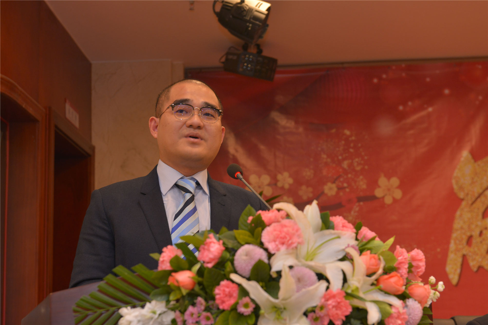 “沖破危機展芳華,戒驕戒懶創輝煌” ——“解放思想,戒驕戒懶”主題年會掠影 “沖破危機展芳華,戒驕戒懶創輝煌” ——“解放思想,戒驕戒懶”主題年會掠影